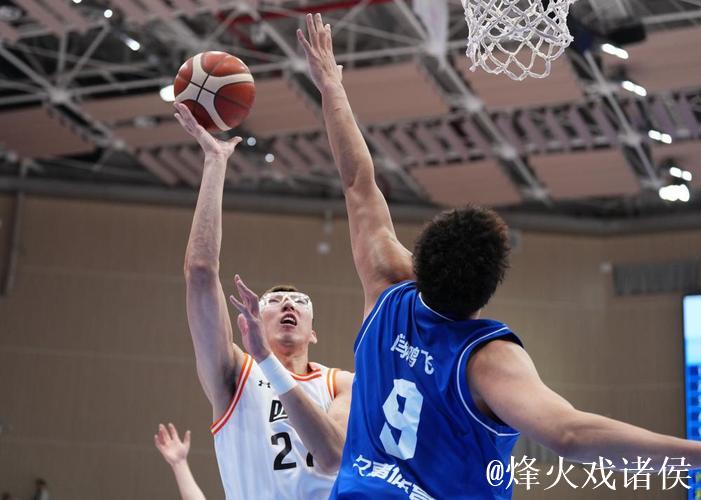 单节赢19分 全运会男篮小组赛四川队击败上海队 单节赢19分 全运会男篮小组赛四川队击败上海队